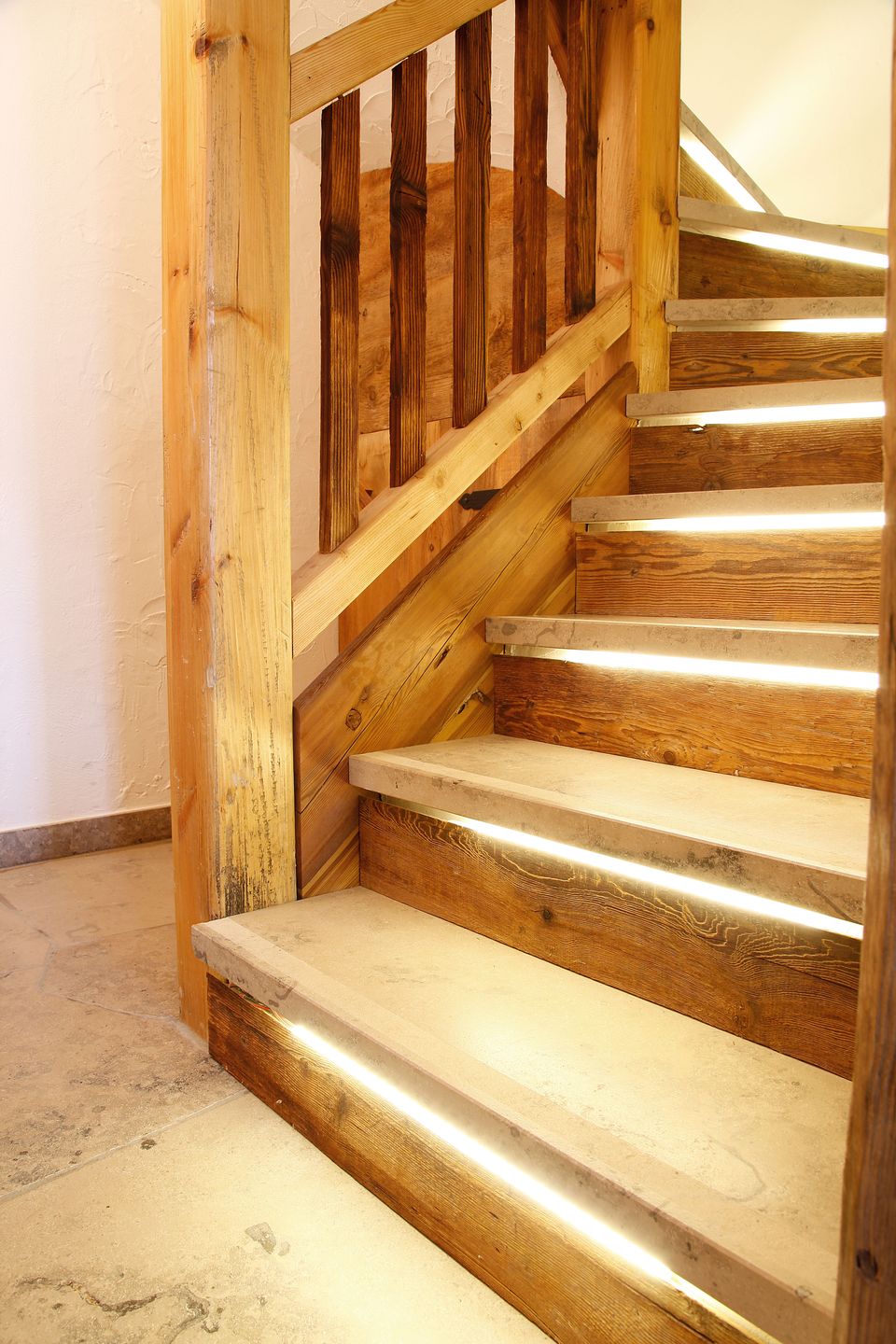 Treppen hofer fliesen & böden, südtirol. dein partner.